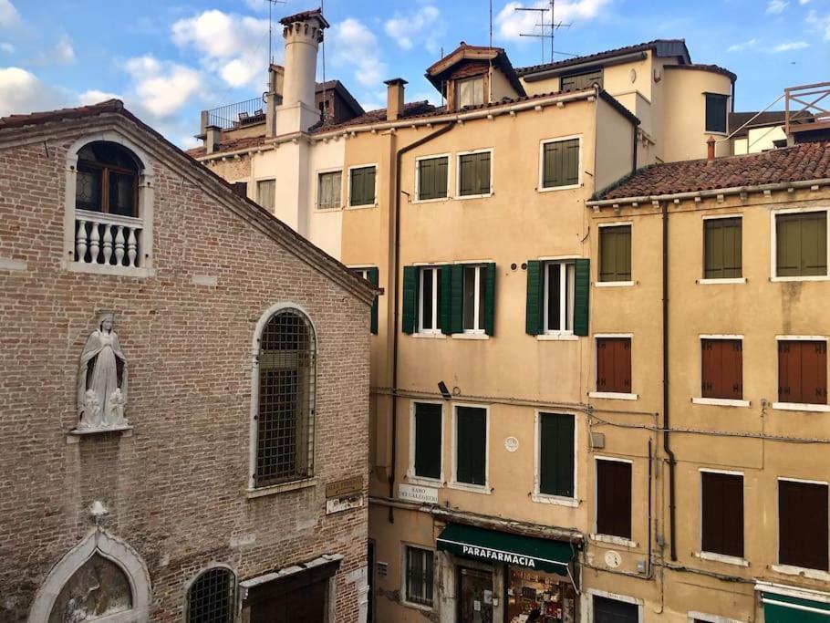 Apartment Con Terrazza Ed Accogliente Venice