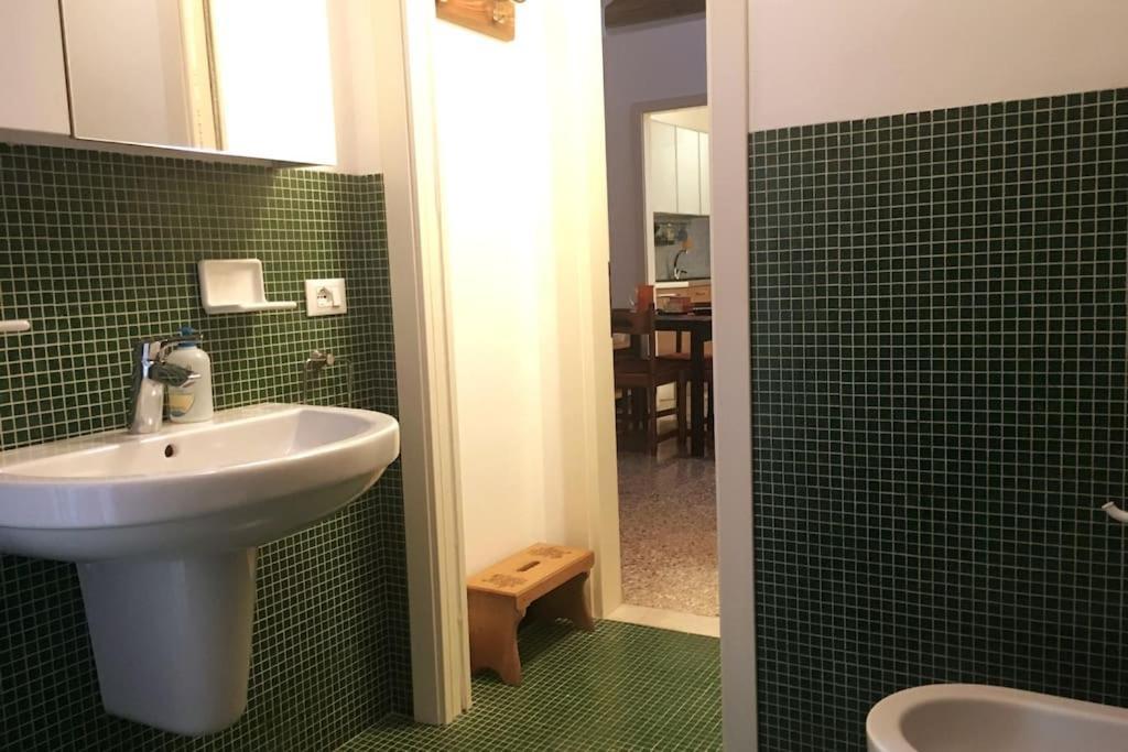 Con Terrazza Ed Accogliente Apartamento Venecia